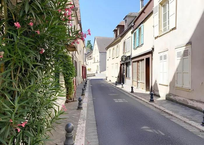 La Petite Cour
